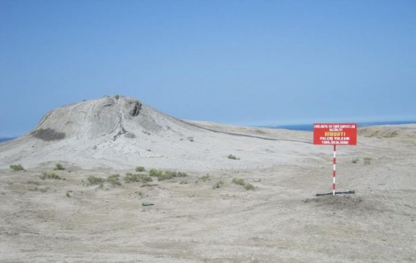 Direktor: “Bəzi palçıq vulkanları yaşayış və istehsalat obyektlərinə çox yaxındır”