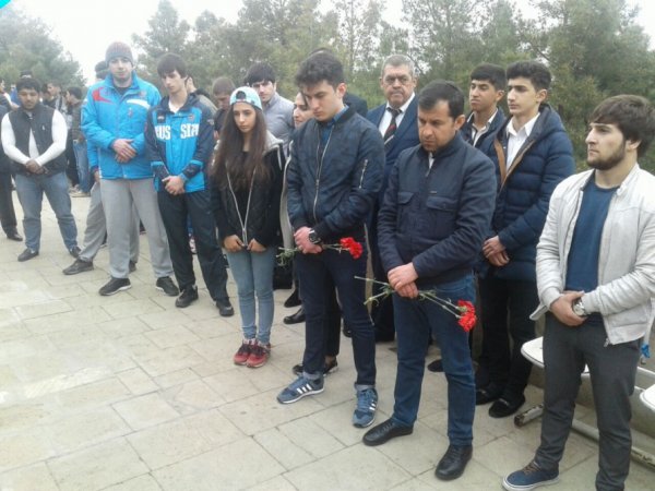 “Raquf Orucov Kuboku” beynəlxalq cüdo turnirinin iştirakçıları Sumqayıtda Şəhidlər xiyabanını ziyarət ediblər