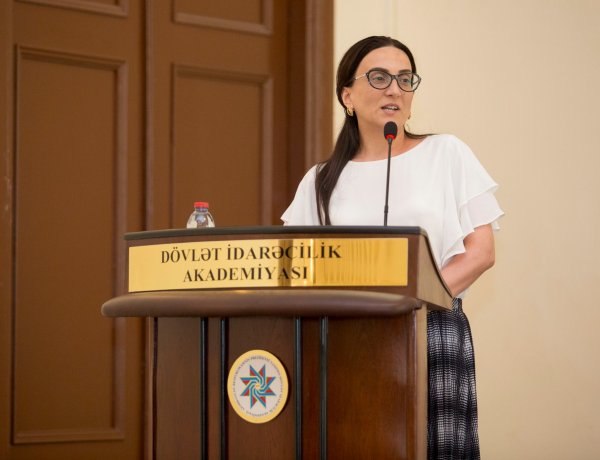 Sumqayıtlı jurnalist Aida Eyvazlının kitabının təqdimatı olub