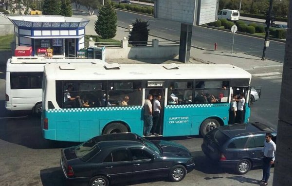 Sumqayıtda sərnişinlərin həyatına təhlükə - 3 saylı marşrut avtobusunda - FOTO