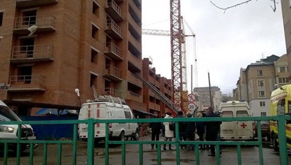 Binanın pilləkənləri uçdu - 3 NƏFƏR ÖLDÜ