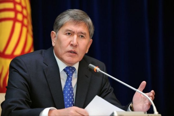 Sarkisyan əlində telefon hər tərəfə qaçmalı idi - Atambayev