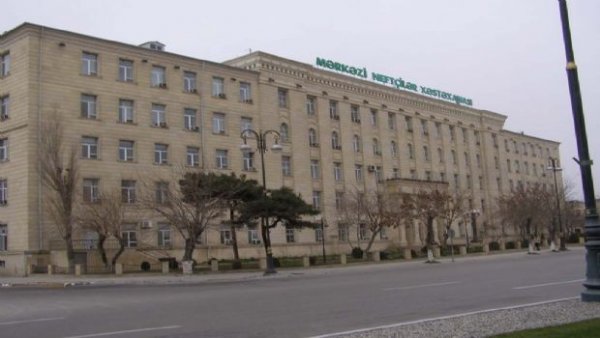 Tanınmış həkimlər Mərkəzi Neftçilər Xəstəxanasını tərk edir 