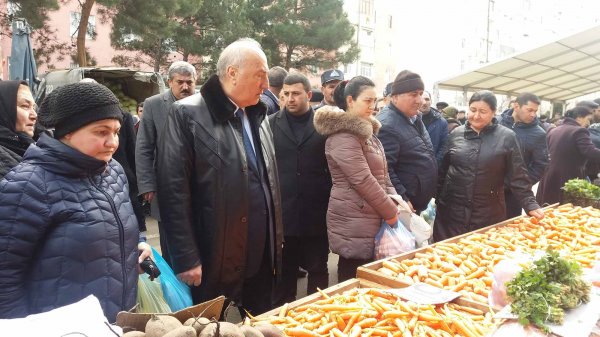 Zakir Fərəcov növbəti dəfə bayram yarmarkasında - FOTOLAR