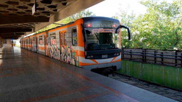 Ermənistanda metro işçiləri müxalifətə qoşulub