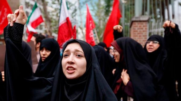 İranda ABŞ-ın nüvə sazişindən çıxmasına etiraz olaraq aksiyalar keçirilir