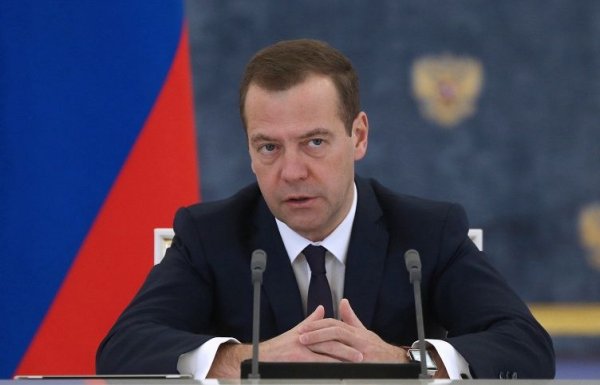 Dmitri Medvedev Azərbaycan prezidentinə məktub göndərib