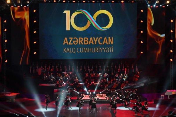 Prezident və birinci xanım AXC-nin 100 illik yubileyinə həsr edilən konsertdə - FOTOLAR