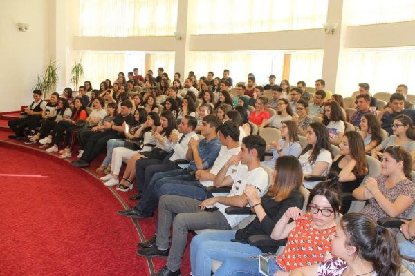  Sumqayıtda “Karyera, reallıq və beyin” mövzusunda təlim keçirilib - FOTO 