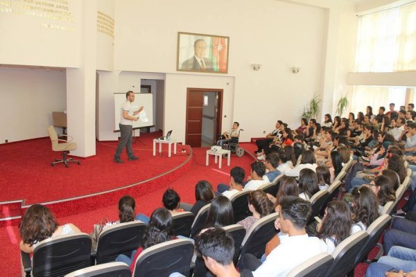  Sumqayıtda “Karyera, reallıq və beyin” mövzusunda təlim keçirilib - FOTO 