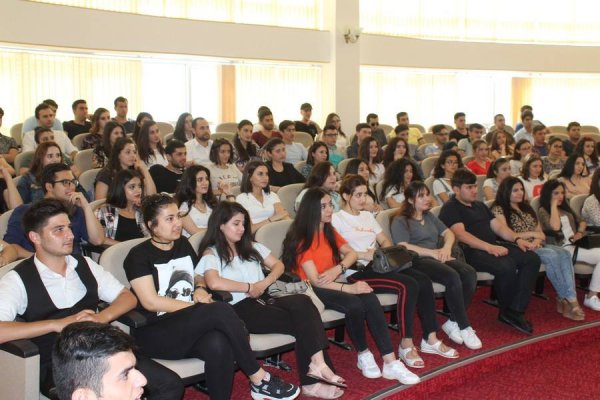  Sumqayıtda “Karyera, reallıq və beyin” mövzusunda təlim keçirilib - FOTO 