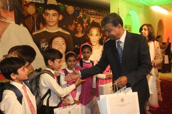 Heydər Əliyev Fondu Pakistanda xüsusi qüsurlu uşaqlar üçün iftar verdi - FOTO
