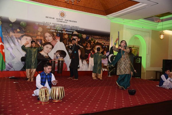 Heydər Əliyev Fondu Pakistanda xüsusi qüsurlu uşaqlar üçün iftar verdi - FOTO