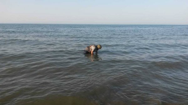 Sumqayıtda dənizdən 14 top mərmisi tapıldı - FOTOLAR