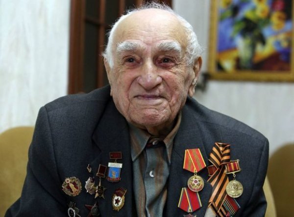100 yaşlı Cəbrayılov Voronejin fəxri vətəndaşı oldu