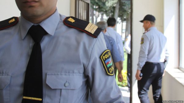 Polis şöbəsindəki ölümə görə polis mayoru həbs edildi