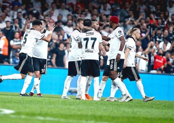 "Beşiktaş" Azərbaycan xalqını təbrik etdi