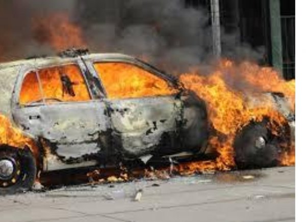 Sumqayıtda "Hyundai" yandı