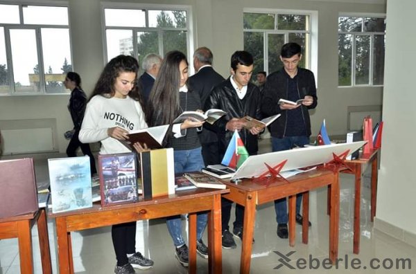 Sumqayıt universitetində səyyar kitab sərgisi açılıb - FOTO