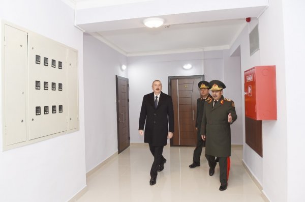 İlham Əliyev Sabunçuda - hərbçilərə yeni mənzillər verildi (FOTOLAR)