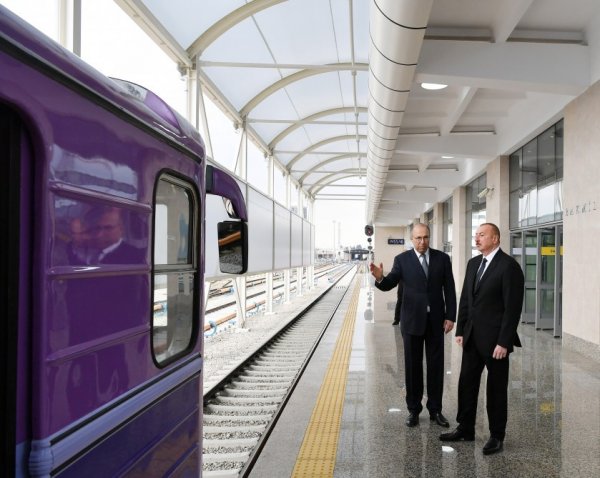 İlham Əliyev “Bakmil” stansiyasında - FOTOLAR