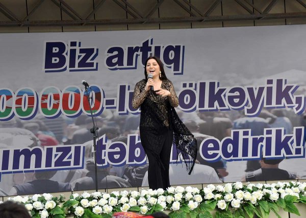 10 milyonuncu sakinə görə Sumqayıt bulvarında konsert oldu – FOTO