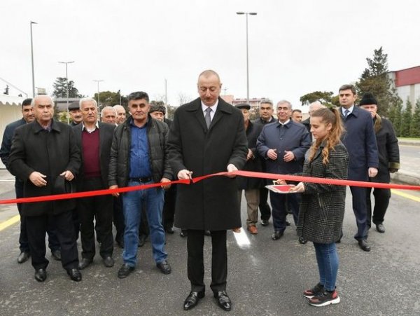 İlham Əliyev Bakıda yol açılışında - FOTO