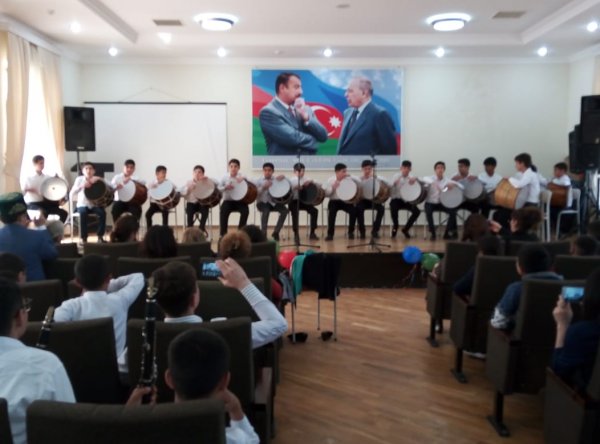 Abşeron musiqi məktəbinin kollektivi Bakıda konsert verdi - FOTOLAR