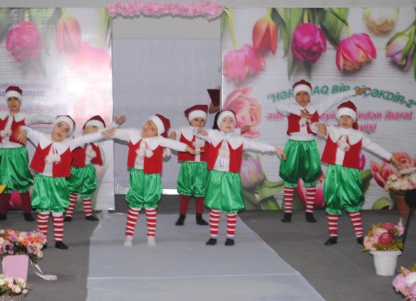 Sumqayıtda uşaq geyimlərindən ibarət moda nümayişi keçirilib - FOTOLAR