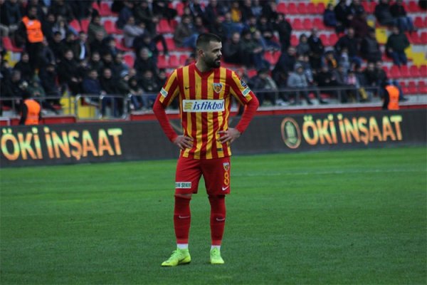 AFFA daha bir türkiyəli futbolçunu milliləşdirir