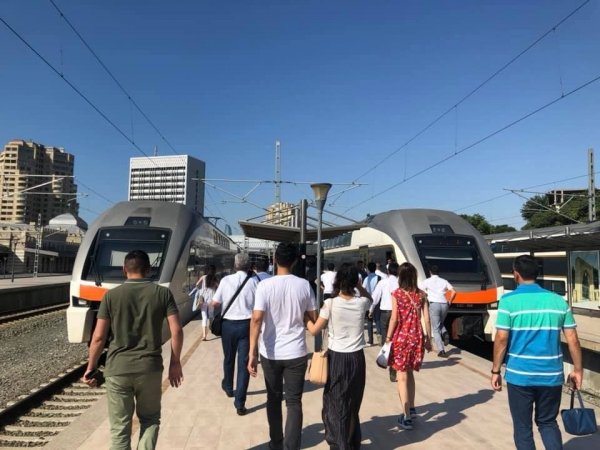 Sumqayıt-Bakı elektrik qatarının fəaliyyətində problem yaranıb - FOTO