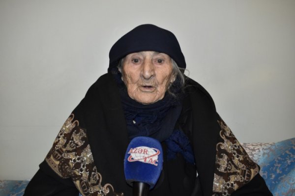 Azərbaycanda 120 yaşlı qadın səs verib - FOTO