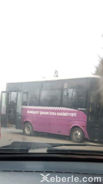 Sumqayıtda avtobus qəzaya düşdü -FOTO