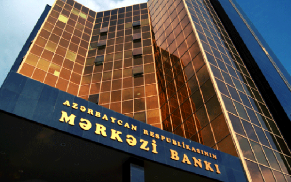 Azərbaycanda iki bank bağlandı 