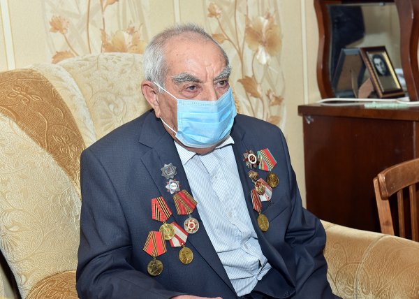 Sumqayıtda Böyük Vətən müharibəsi veteranları ziyarət olunub - FOTO