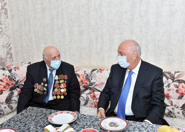 Sumqayıtda Böyük Vətən müharibəsi veteranları ziyarət olunub - FOTO