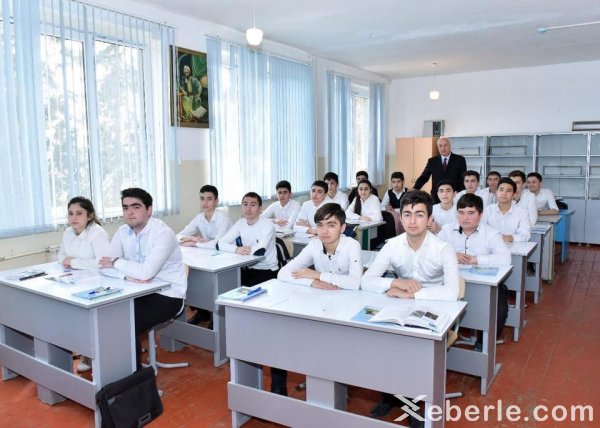 Sumqayıtda bu məktəbin 59 məzunundan 55-i ali məktəbə qəbul oldu – FOTOLAR