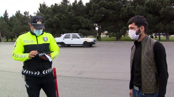 Sumqayıtda polis maskadan istifadəyə nəzarəti gücləndirdi - FOTO