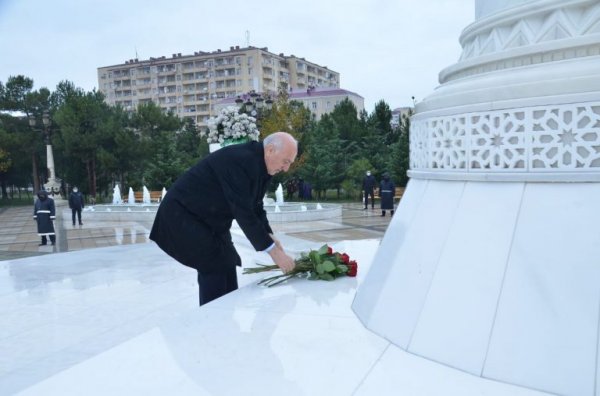 Ümummilli lider Heydər Əliyev Sumqayıtda anıldı – FOTOLAR
