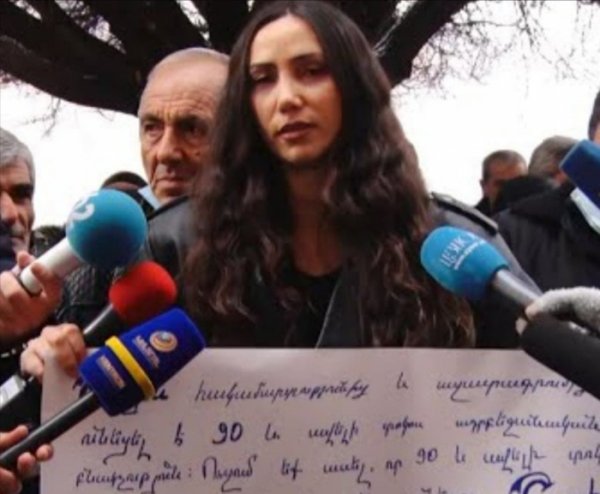 Paşinyana Şuşa barədə sual verən jurnalist hücuma məruz qaldı