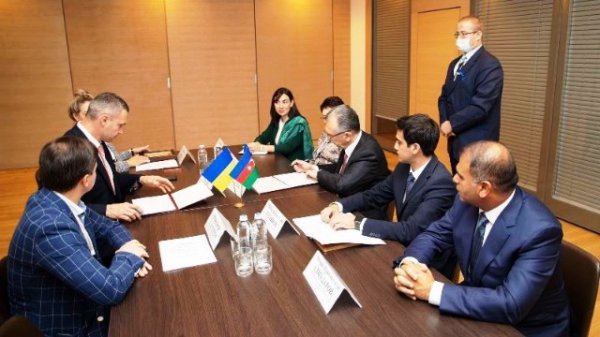 Bakı və Kiyev arasında protokol imzalandı
