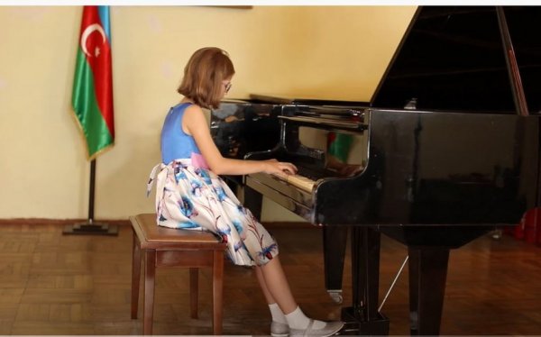 Sumqayıtlı gənc pianoçular beynəlxalq müsabiqədə yüksək yerlərə layiq görülüblər -VİDEO (FOTO)