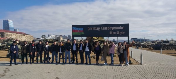 Sumqayıt gəncləri Hərbi Qənimətlər Parkına ekskursiya edib - FOTOLAR