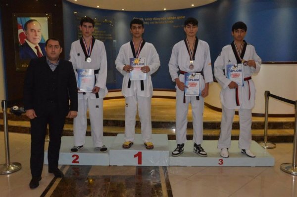 Gənclər arasında taekvondo üzrə  Sumqayıtda keçirilən Azərbaycan birinciliyi başa çatıb =FOTO