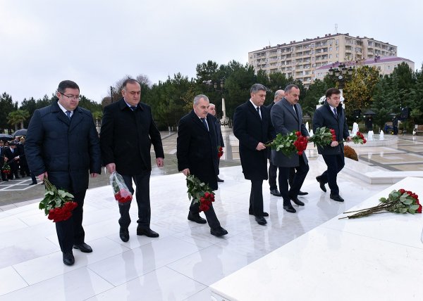 Ümummilli lider Heydər Əliyev Sumqayıtda anıldı – FOTOLAR