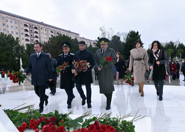 Ümummilli lider Heydər Əliyev Sumqayıtda anıldı – FOTOLAR