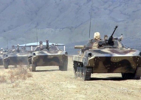 Ordumuzun tank bölmələrinin döyüş hazırlığı yoxlanıldı - VİDEO