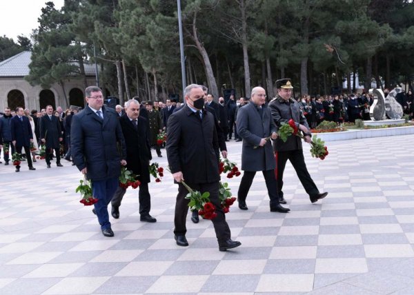 Sumqayıtda Xocalı soyqırımı qurbanlarının xatirəsi anılıb- FOTOLAR