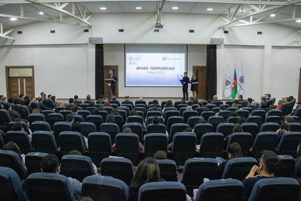 Müşfiq Məmmədli Qərbi Kaspi Universitetində keçirilən əmək yarmarkasında iştirak edib - FOTO