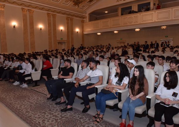 Sumqayıtda “Narkoman” adlı teatr tamaşası nümayiş olundu - FOTO